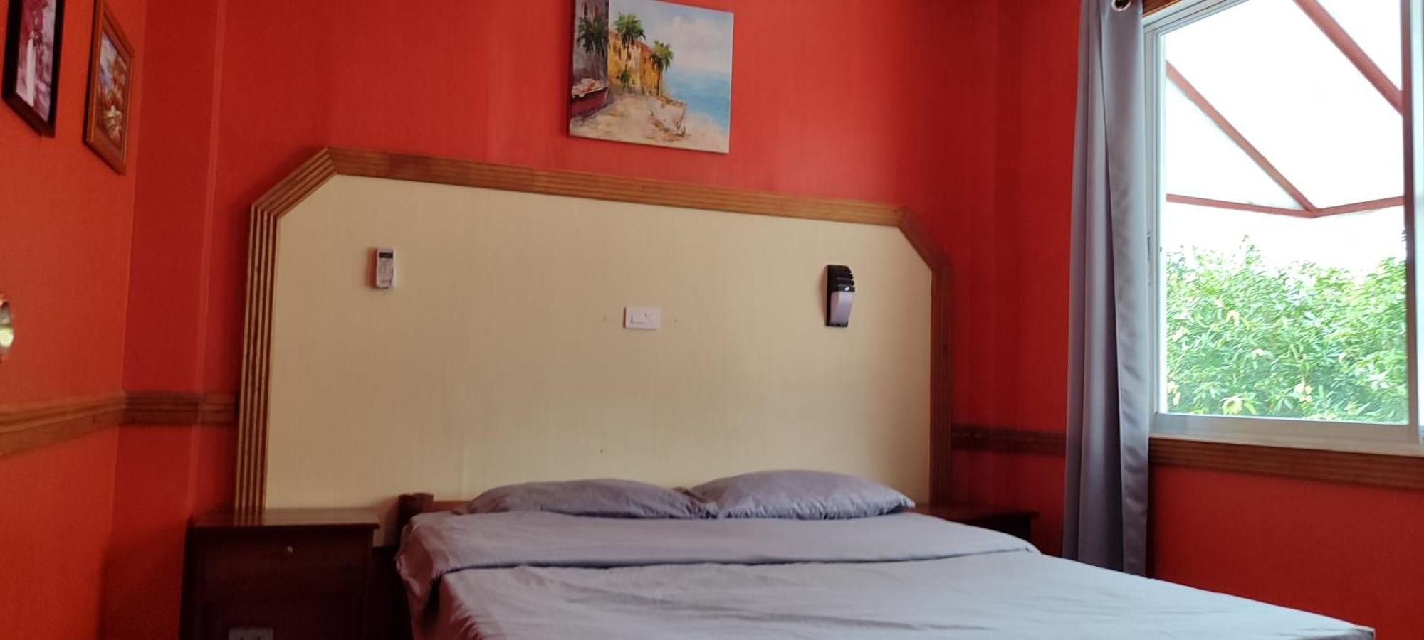Mango House *